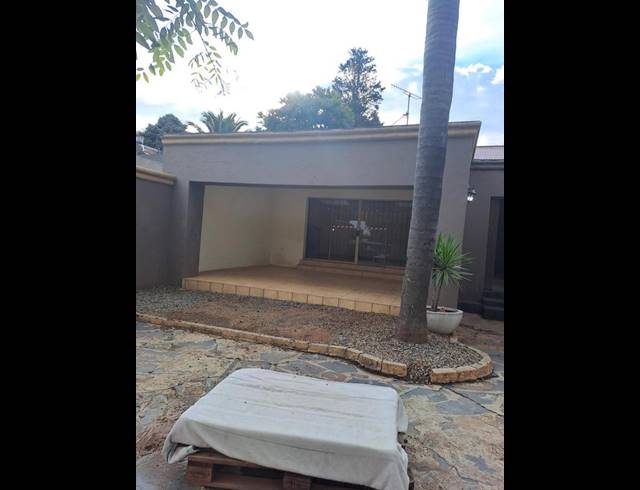 3 BEDROOM PROPERTY TO RENT IN ROOSEVELT PARK